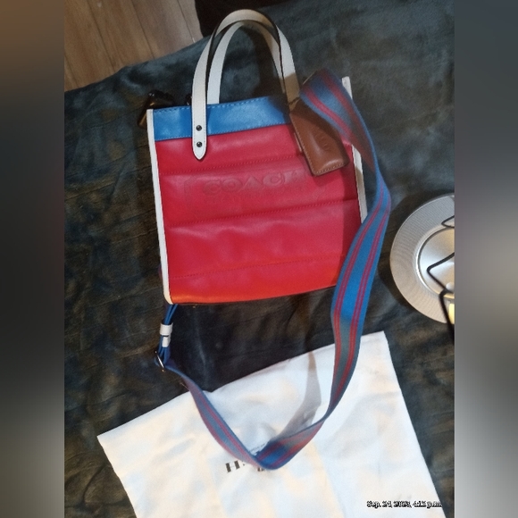 Coach purse - Picture 5 of 5